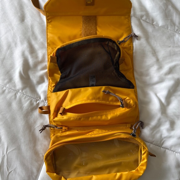 REI Dopp kit toiletry camping yellow mustard cool foldable lightweight - Picture 3 of 5